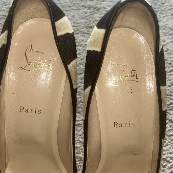 Christian Louboutin - Picture 2 of 9